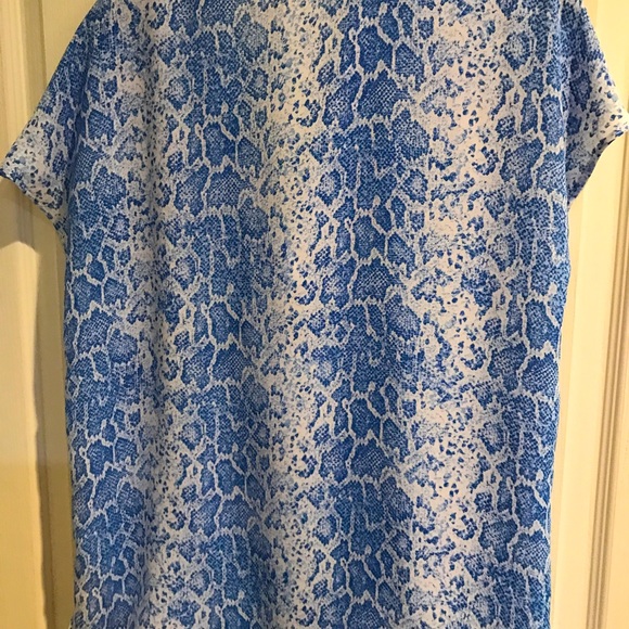 Easy breezy summer blouse, blue snake print in perfect condition. - Picture 3 of 5